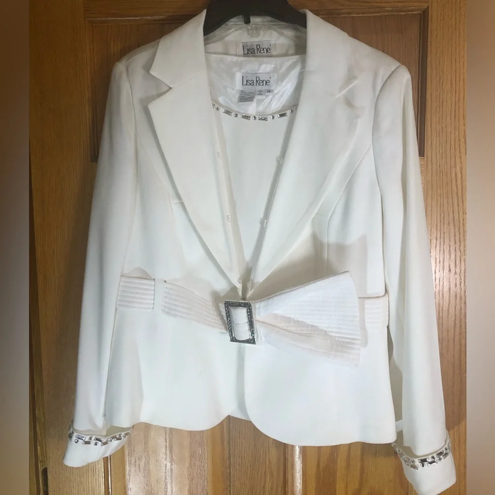 Lisa Rene White Women's Skirt Set with Decorative Belt